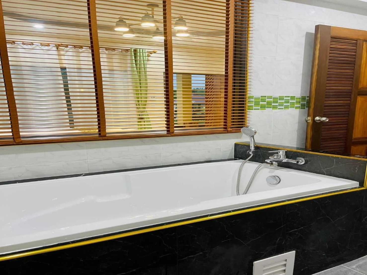 Capital O 75518 Baan Rose Resort Ao Luk מראה חיצוני תמונה