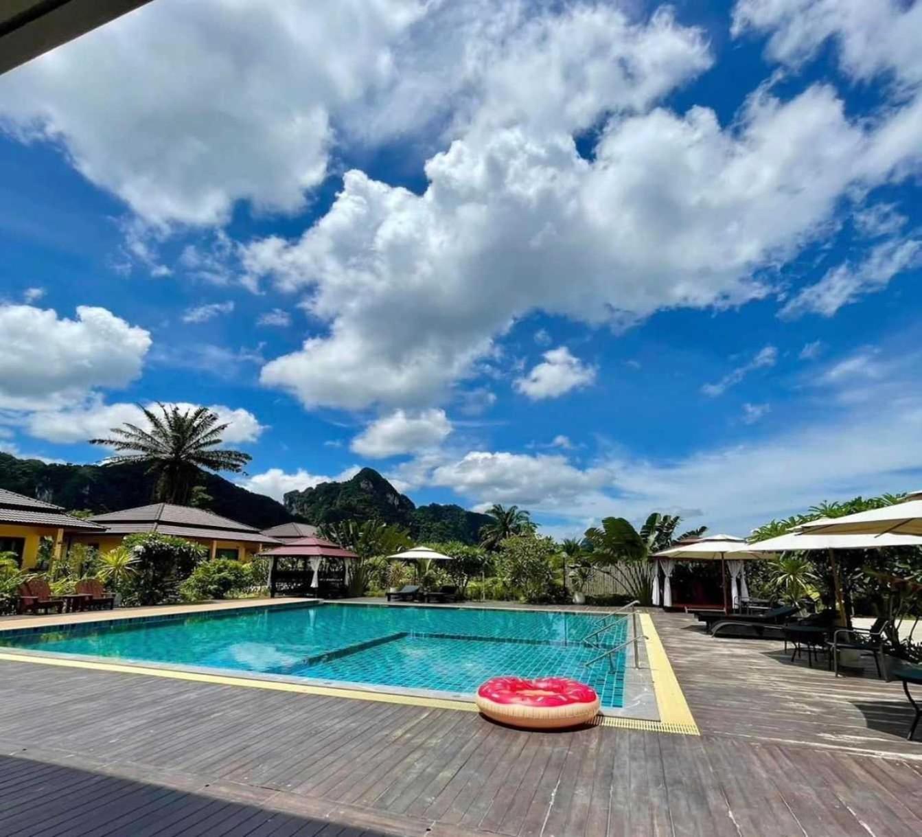 Capital O 75518 Baan Rose Resort Ao Luk מראה חיצוני תמונה